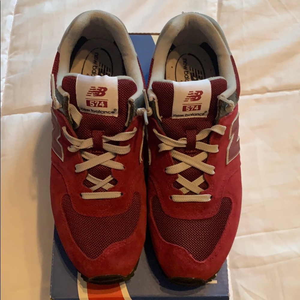 New Balance 574 men’s 7 women’s 8.5